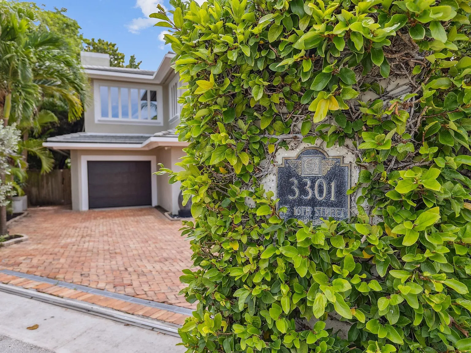 5 bed, 8.0 bath, 4806 sqft, $25,000 — Photo 3