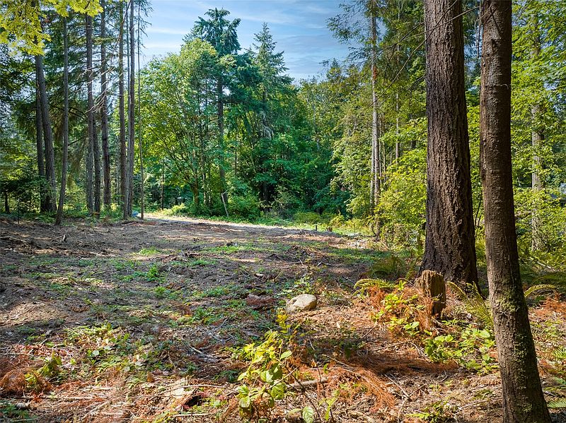 4th image of 9998 NE Lofgren Road