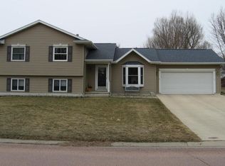 107 27th St, Spirit Lake, IA 51360
