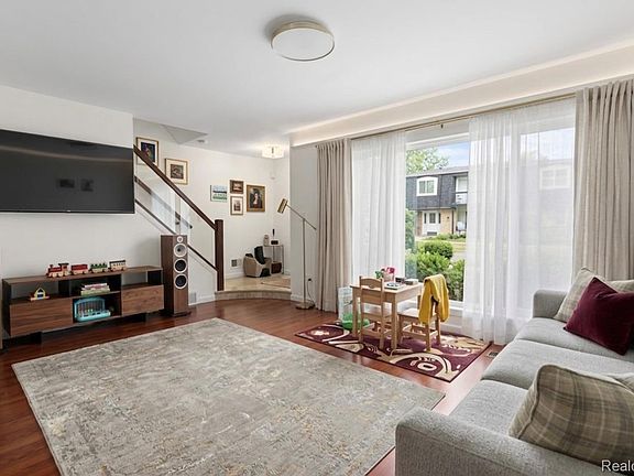 2nd image of 29876 City Center Dr APT 4