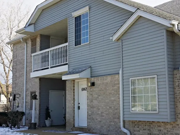 6962 S Rolling Meadows Ct #201, Oak Creek, WI 53154