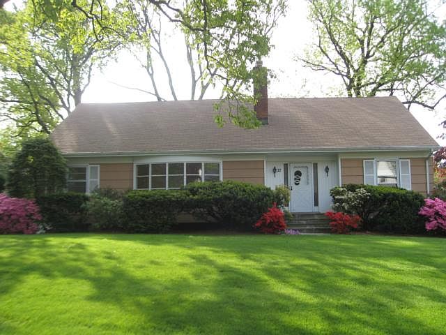 1st image of 10 Hudson Pl