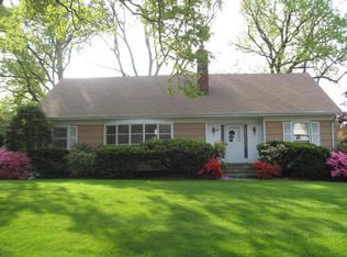 10 Hudson Pl, Larchmont, NY 10538