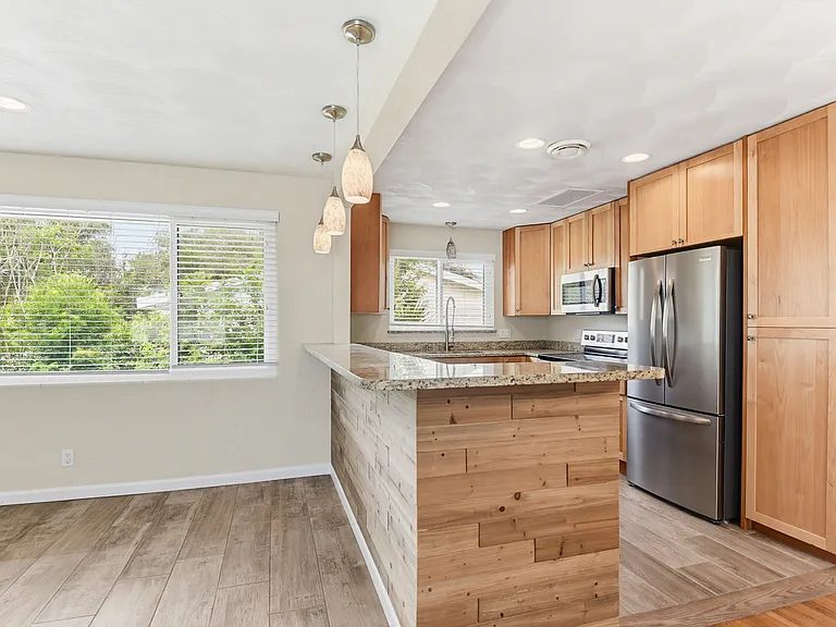 124 Atwood Ln — Photo 20