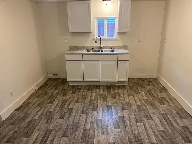 1192 Harpster Ave — Photo 3