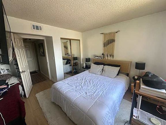 4th image of 7400 Santa Monica Blvd