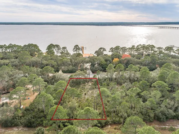 200 Mashes Sands Rd, Panacea, FL 32346