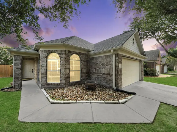 18318 Grove Brook Ln, Cypress, TX 77429