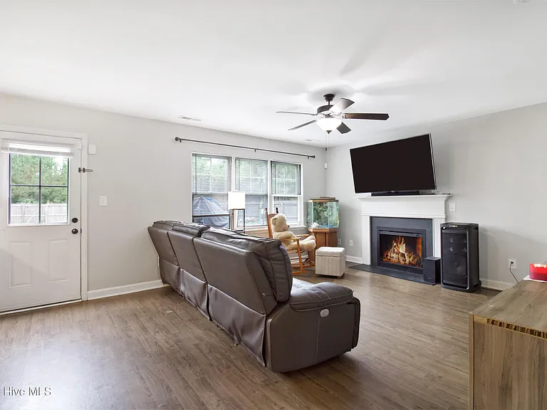 508 Maggies Ct — Photo 8