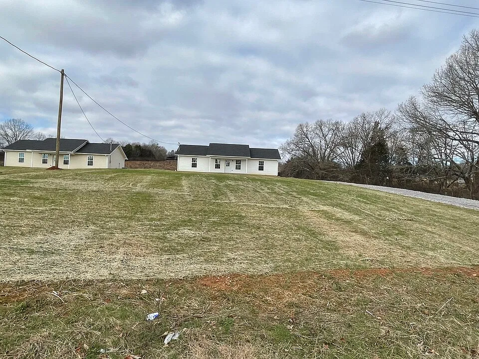 3 bed, 1200 sqft, $1,750 — Photo 3