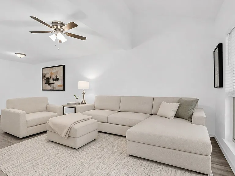 7616 Riverbrook Dr #6 — Photo 5