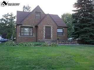 1st image of 366 E 271st St
