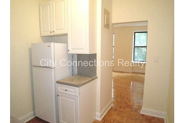 Rented by City Connections Realty | media 19