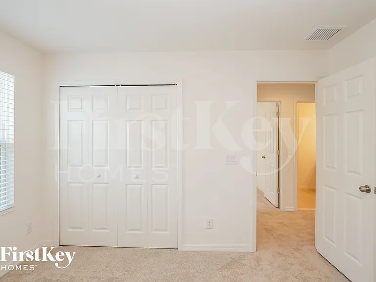 5086 Royal Point Ave — Photo 11
