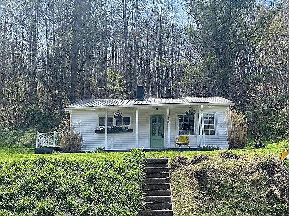 2nd image of 28602 Smyth Chapel Rd