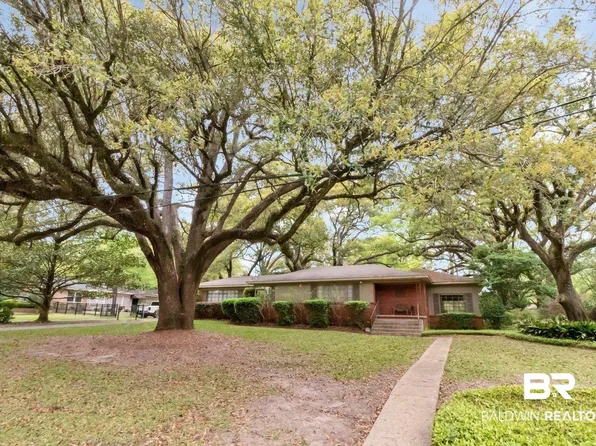 3856 Mountain Dr, Mobile, AL 36693