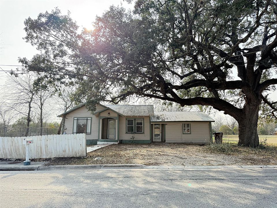 1st image of 1109 Pecos St