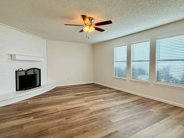18907 Platte River Way — Photo 3