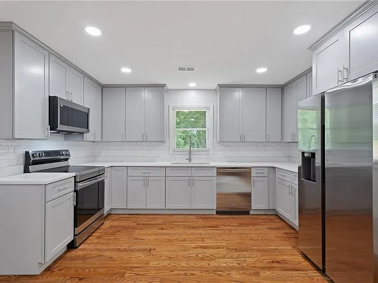 1338 Montreat Ave SW — Photo 4