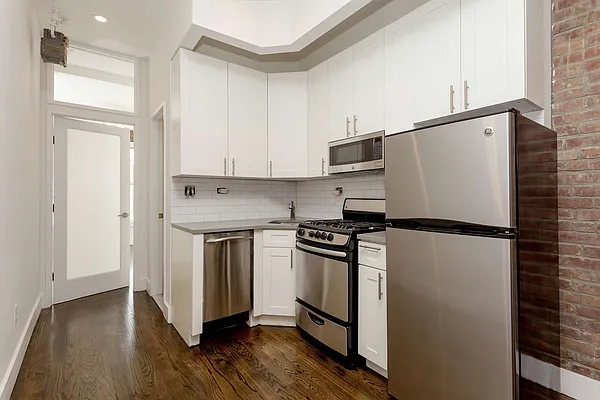 Rented by Compass | media 13