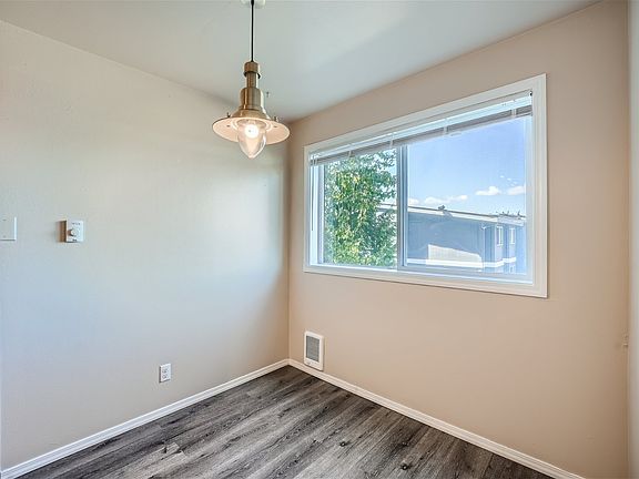 4th image of 1140 Edmonds Ave NE APT 214
