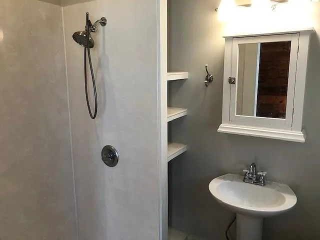 607 W Hunt St — Photo 11