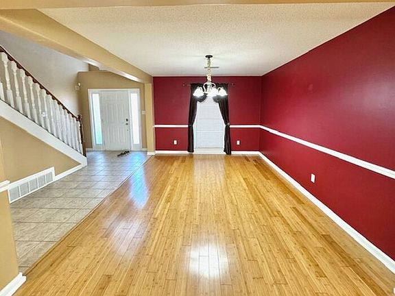 3rd image of 11925 Country Valley Dr
