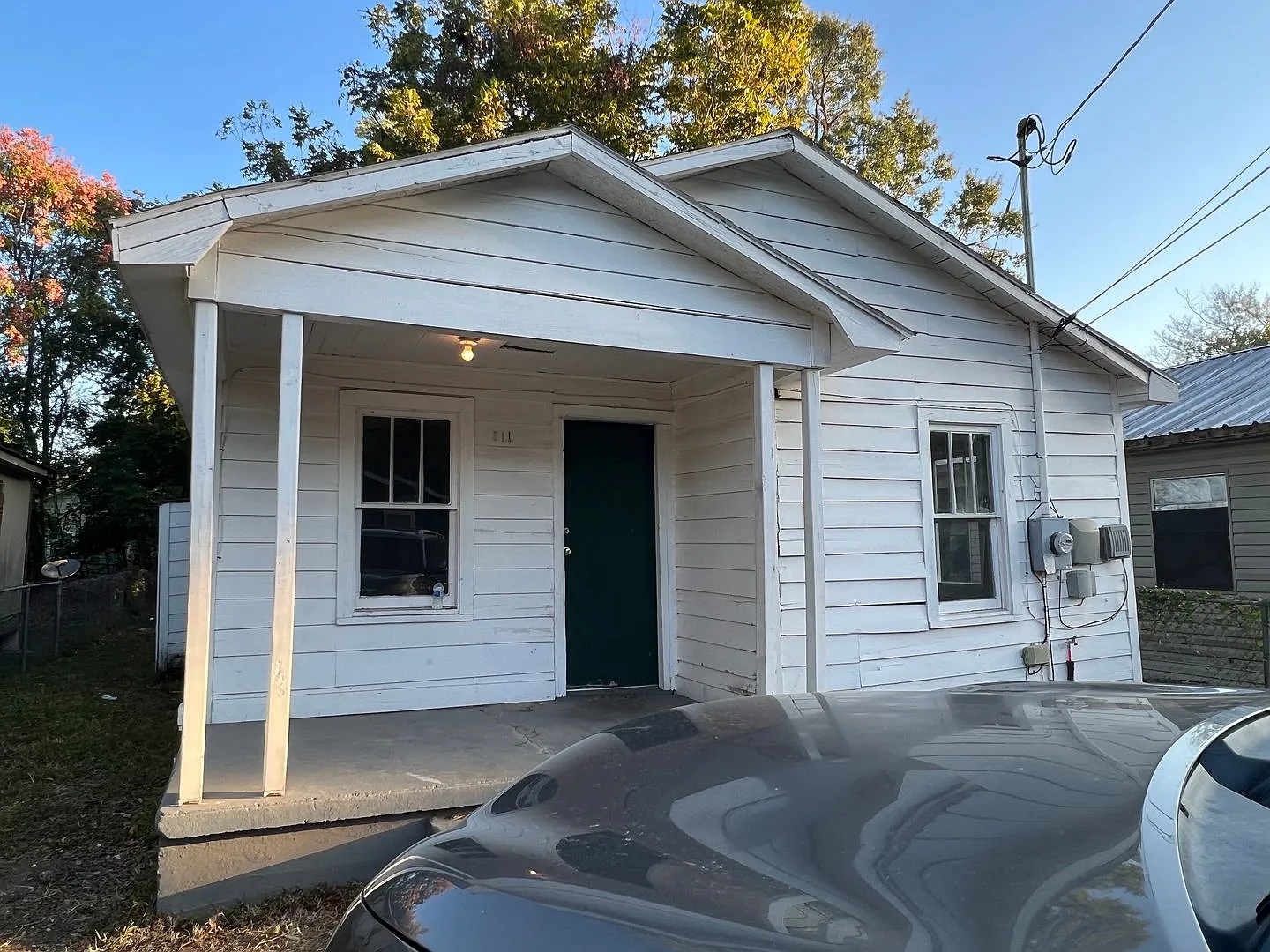 3 Bed 1 Bath — Photo 2