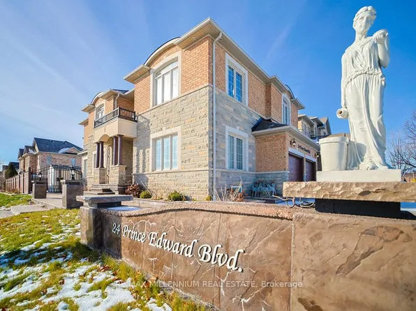 24 Prince Edward Blvd, Brampton, ON L6P 2N8