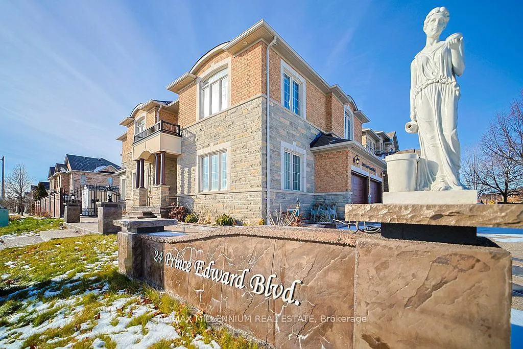 24 Prince Edward Blvd photo 1