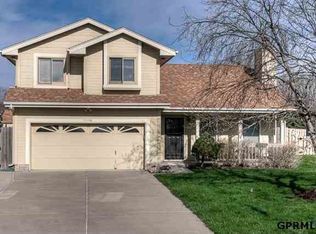 2008 Glenwood Ave, Papillion, NE 68046