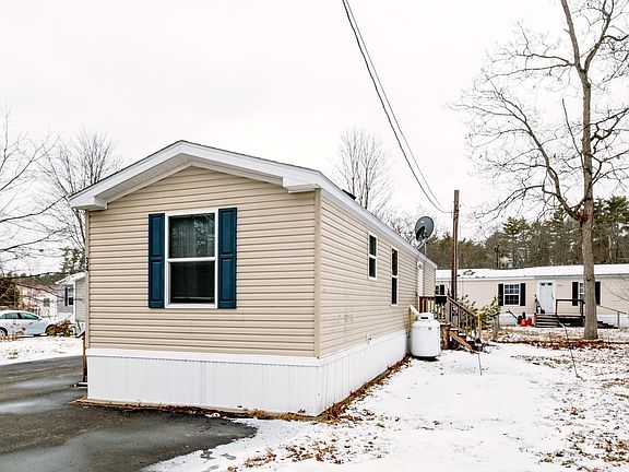 3rd image of 34 Pineland Park Road