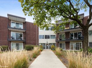 2800 Maple Ave APT 6A, Downers Grove, IL 60515