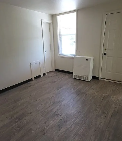 142 N Main St — Photo 6