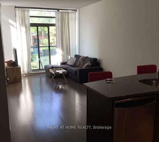 21 Scollard St #412 — Photo 7