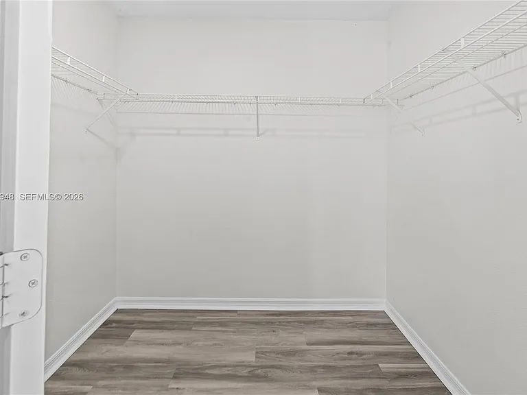 434 Castlemain Cir — Photo 34