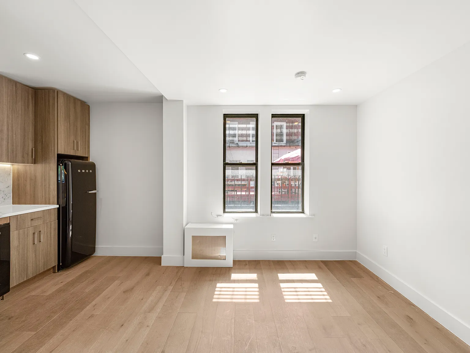 236 West 15th Street — Photo 4
