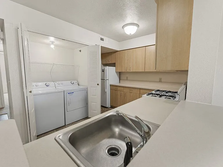 Hunters Pond Apartment Homes — Photo 16