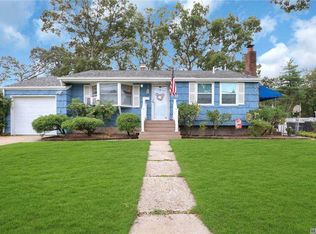 12 Barbara Rd, Ronkonkoma, NY 11779
