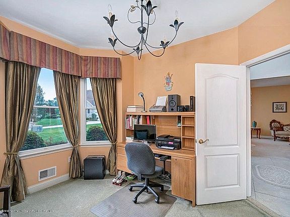 3rd image of 2292 S Tapestry Ct