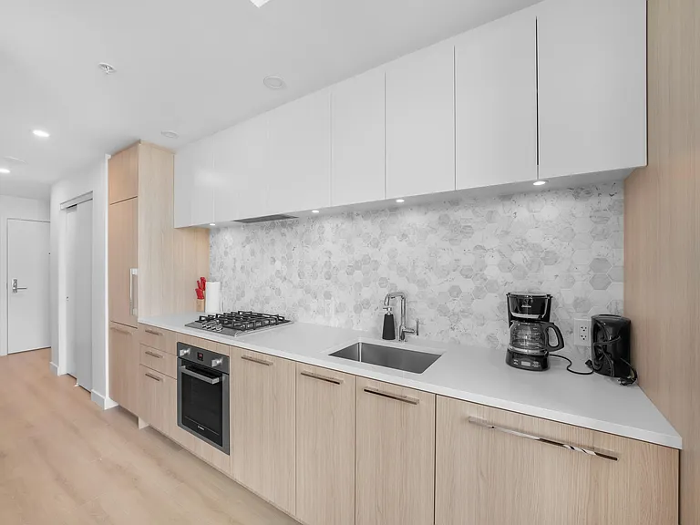 2425 Alpha Ave — Photo 3