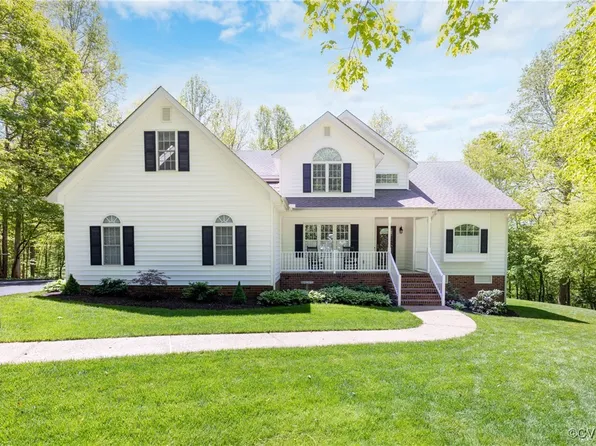 2029 Valley Springs Cir, Powhatan, VA 23139