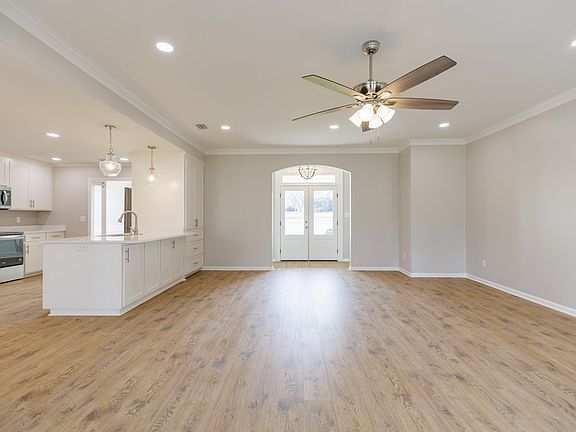 5th image of 4076 Kilarney Cir