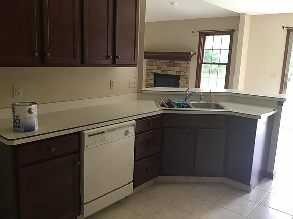 3rd image of 5905 Herons Blvd #2