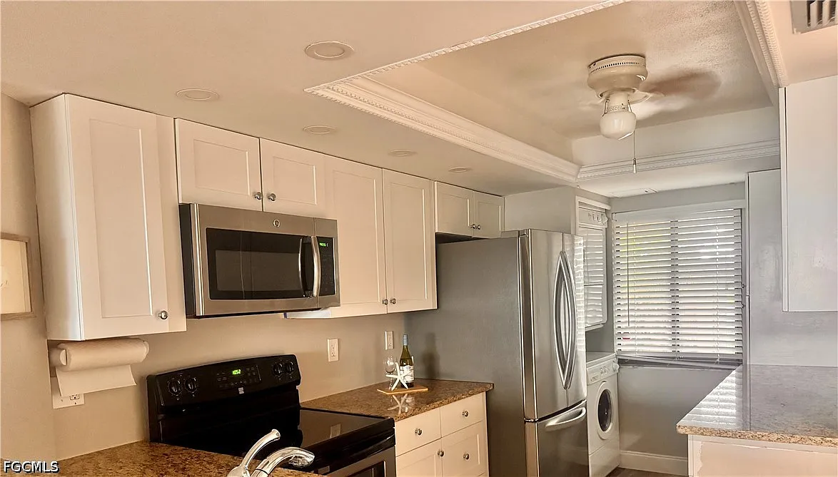 2 bed, 2.0 bath, 880 sqft, $3,250 — Photo 3