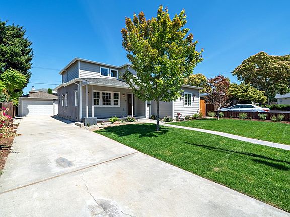 2nd image of 1127 Chapel Dr
