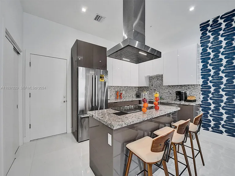 1222 NE 15th Ave — Photo 14