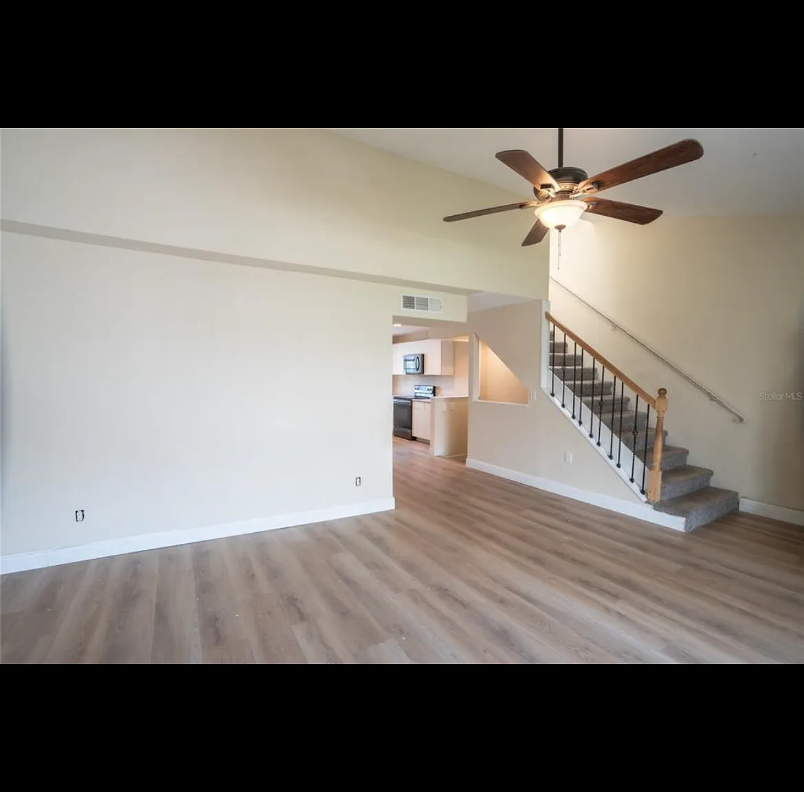 3 bed, 1408 sqft, $2,100 — Photo 3