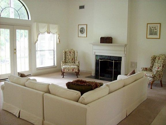 3rd image of 8014 Rebawood Dr