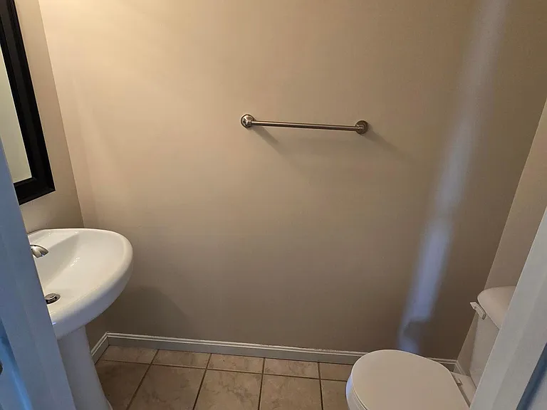 1119 Donner Dr — Photo 4